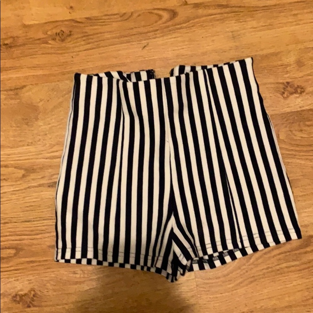 beetlejuice costume? navy &white high rise shorts